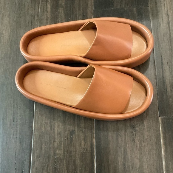 KHAITE Venice Caramel Brown Leather Open Toe Raises Sole Slide Sandals S… - Picture 2 of 6